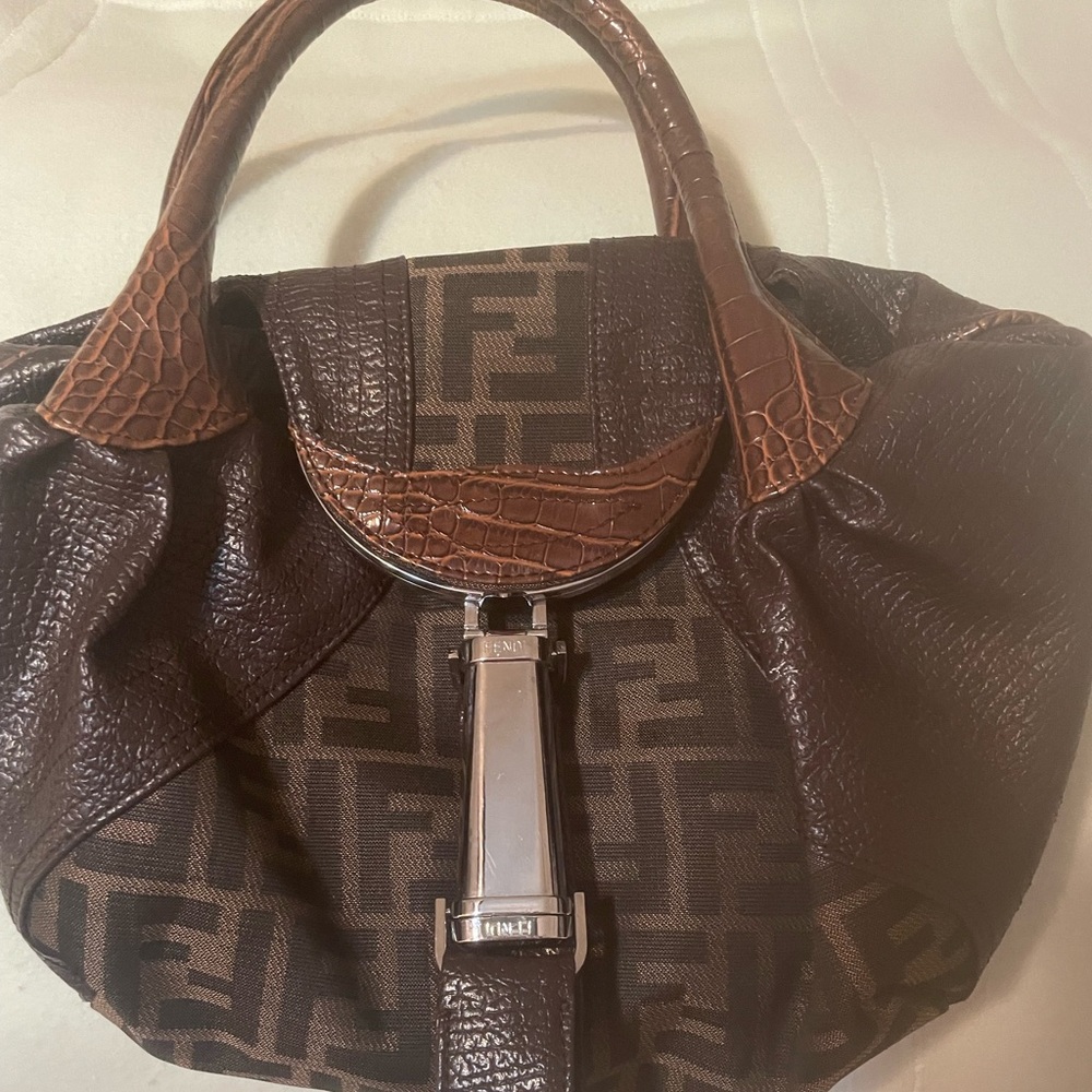 Copy-Fendi Brown Leather Handbag
